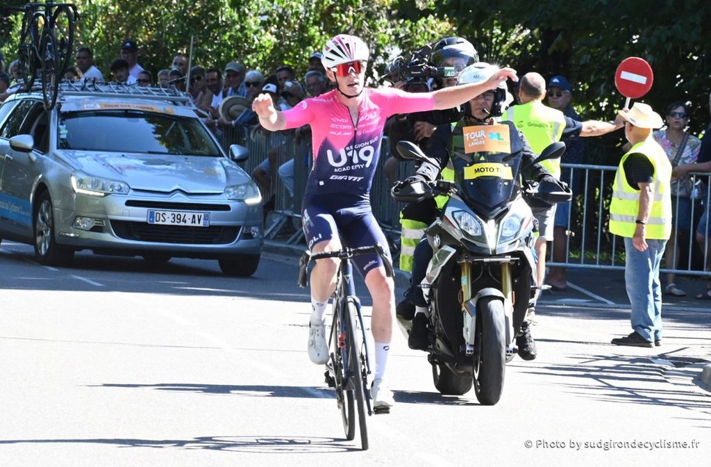 James Armstrong takes Stage 1 of the 2026 Tour des Landes (Juniors) and the overall GC after stage 3.