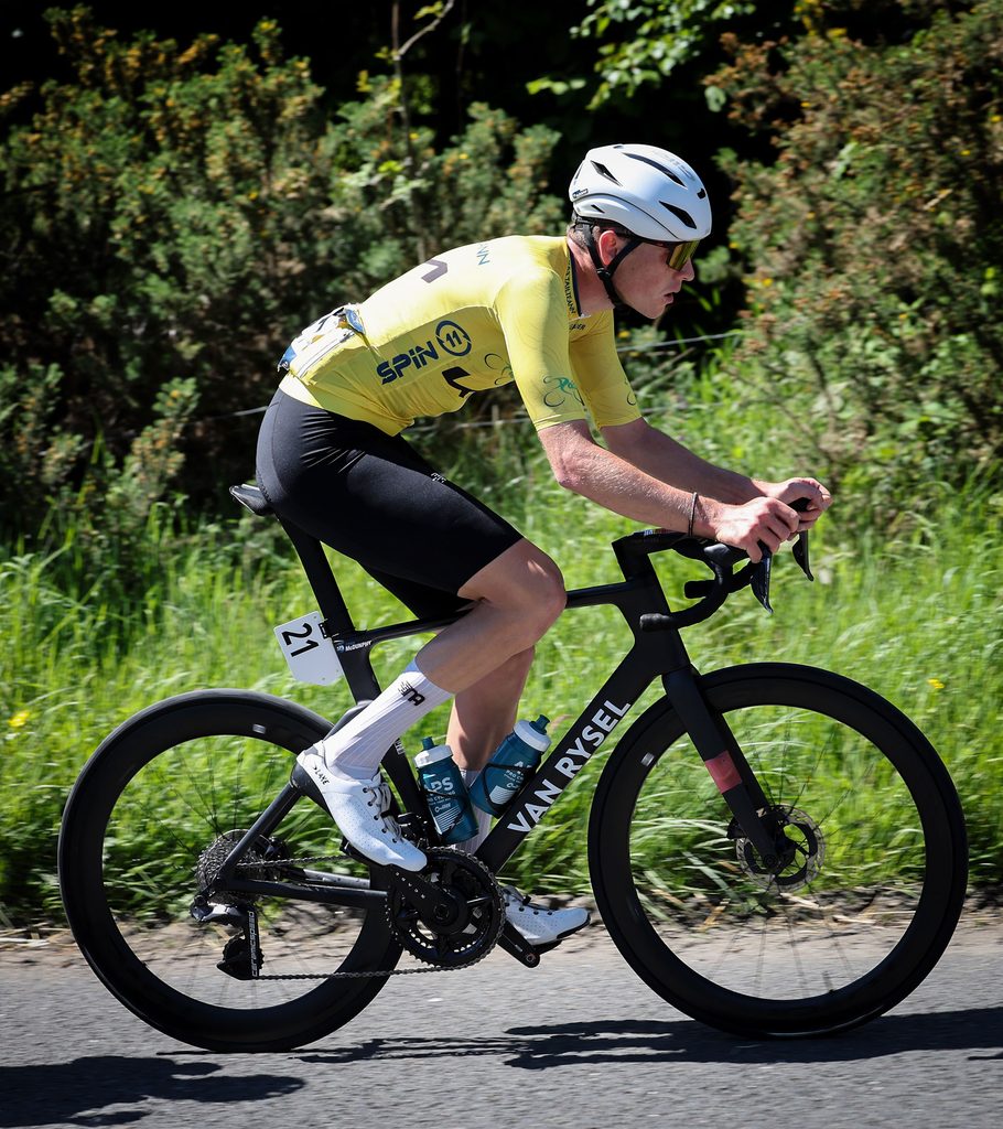 McDunphy focused in the Yellow Jersey of the 2026 Rás Tailteann. 