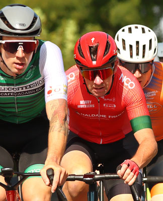 Peter McLean, Bicycle Coffee Shop Velo Café Magasin and Drew McKinley, Newry Wheelers, in the 2026 North Down GP. © Photo by David McVeigh, The Belgian Project 2026.