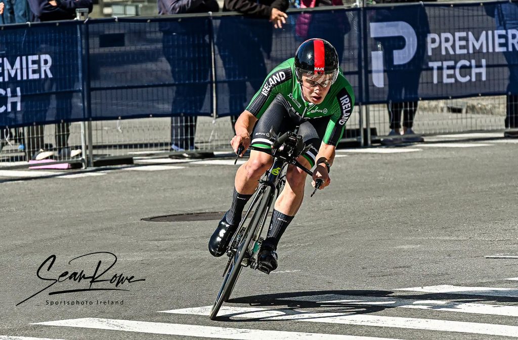Freddie Winkley riding to 46th in the 2026 Men's Junior Individual Time Trial.