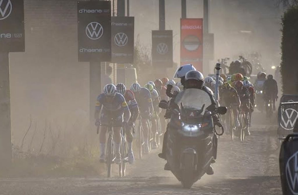 Cobble sectors await the riders at the Grand Prix Cérami