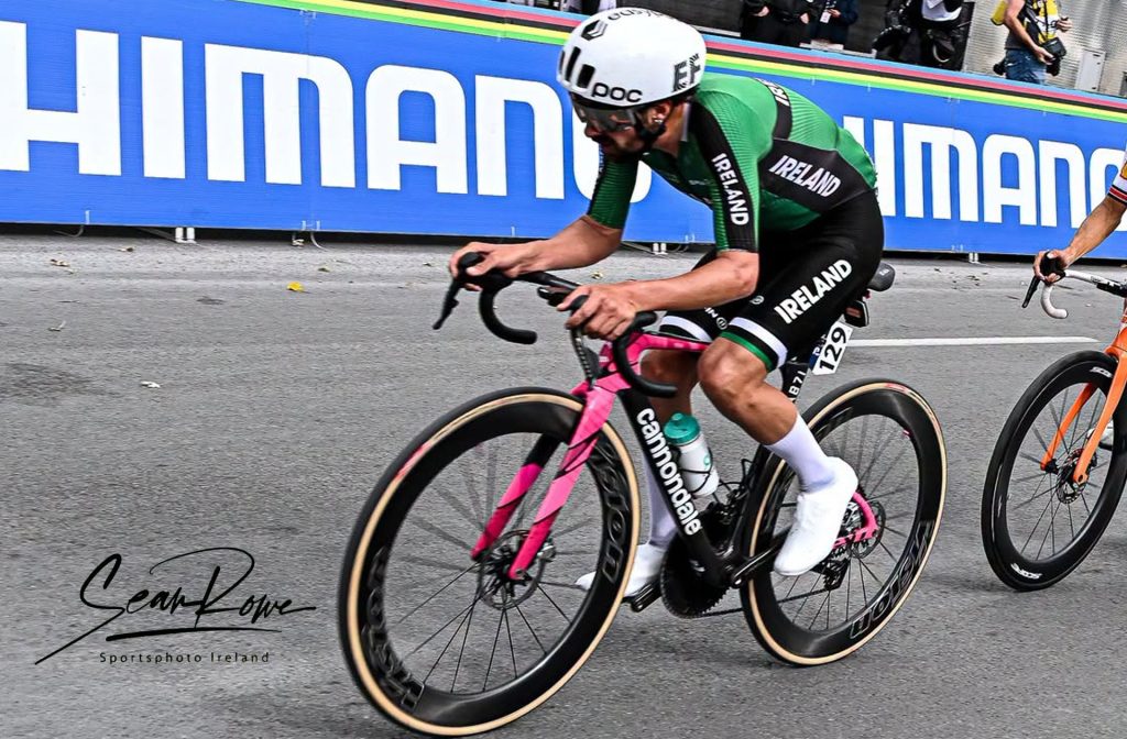Ben Healy on the move at the 2026 Men's World Road Race in Montréal.